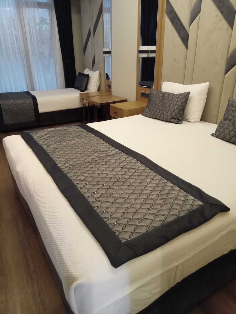 STANDARD, TRIPLE, 3 BEDS