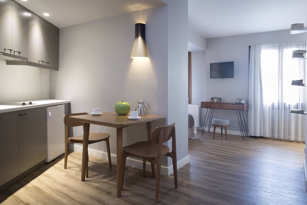 Apollon Library Suites 22/38