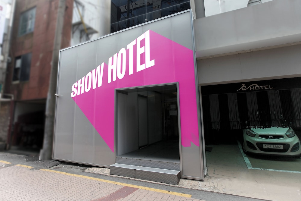 Show Hotel 27/34