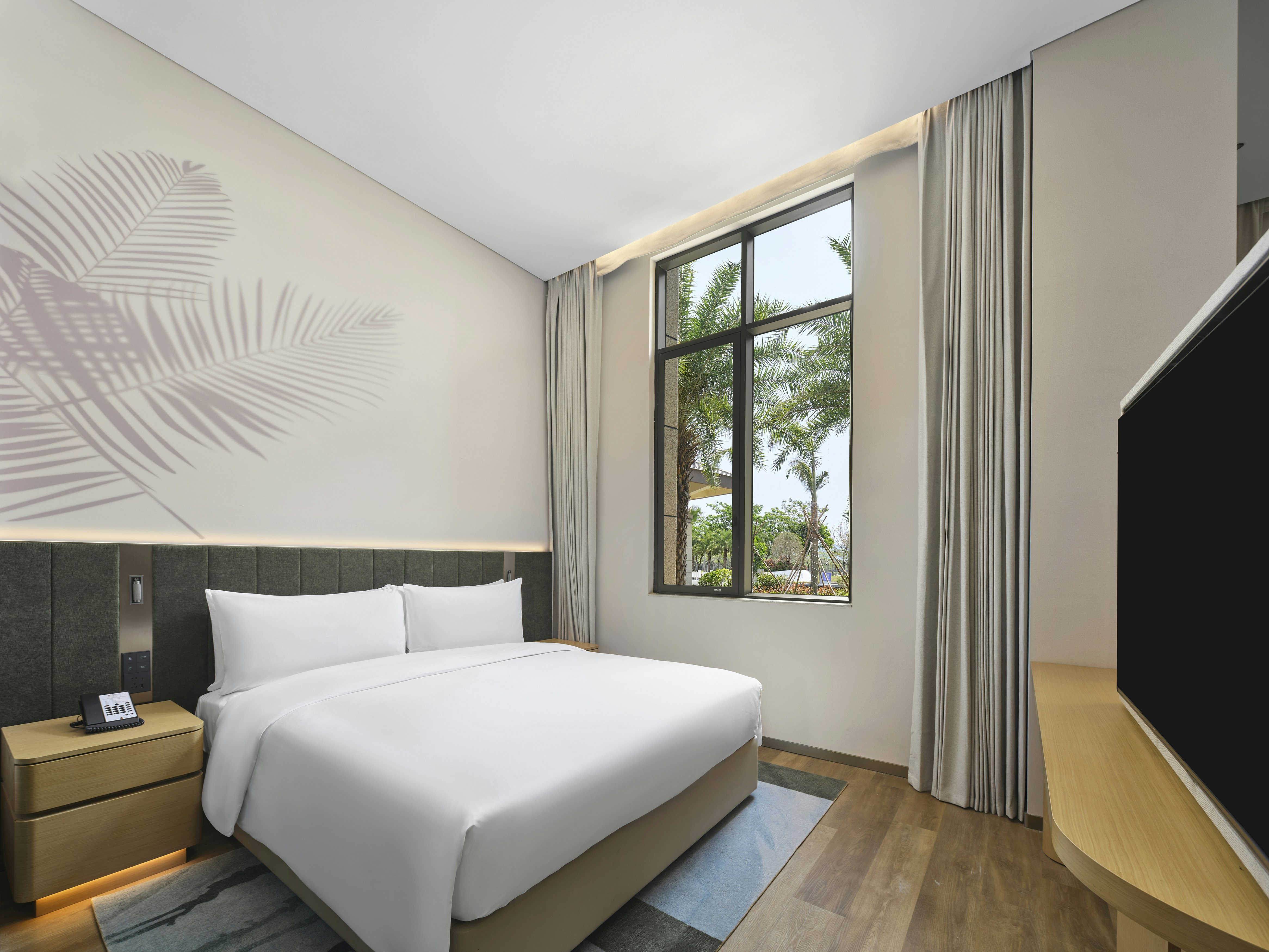 1 BEDROOM, SUITE, KING BED