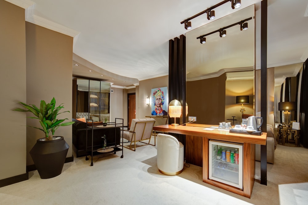 Sahil Marti Hotel 5/72