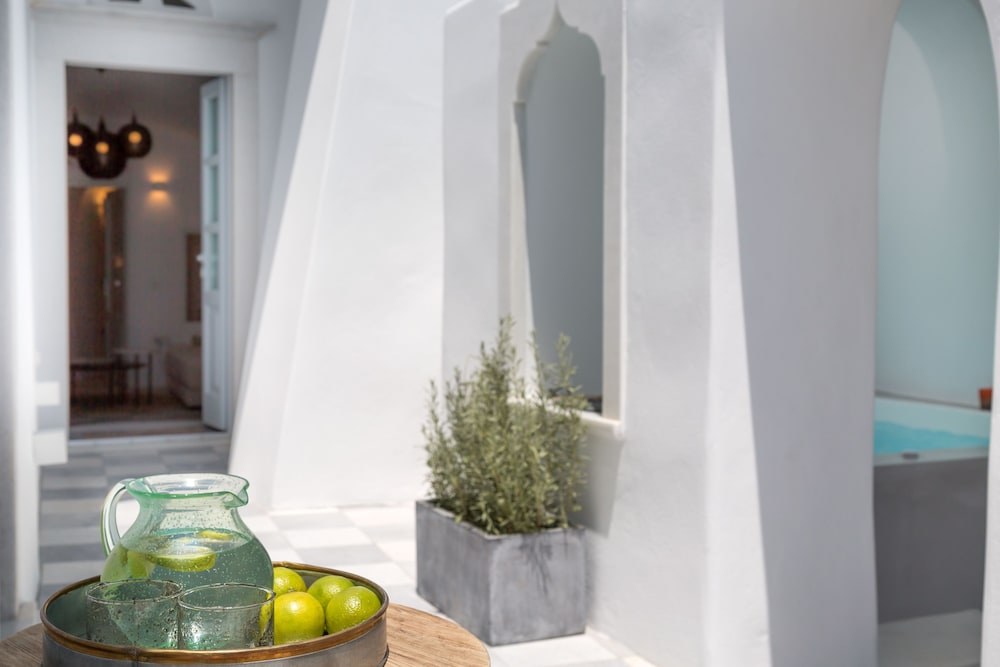 Namaste Suites By Caldera Houses 22/50