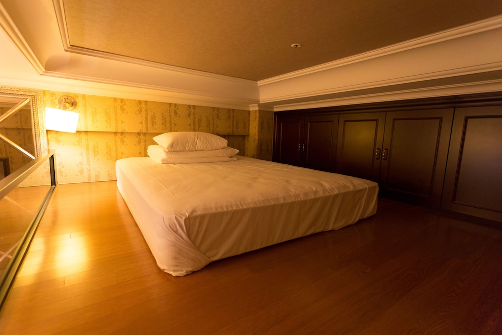Yeoksam Artnouveau City Hotel and Residence 25/62