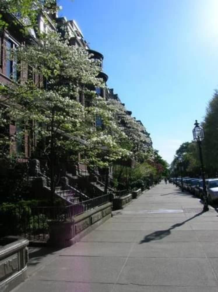 The College Club of Boston 38/42