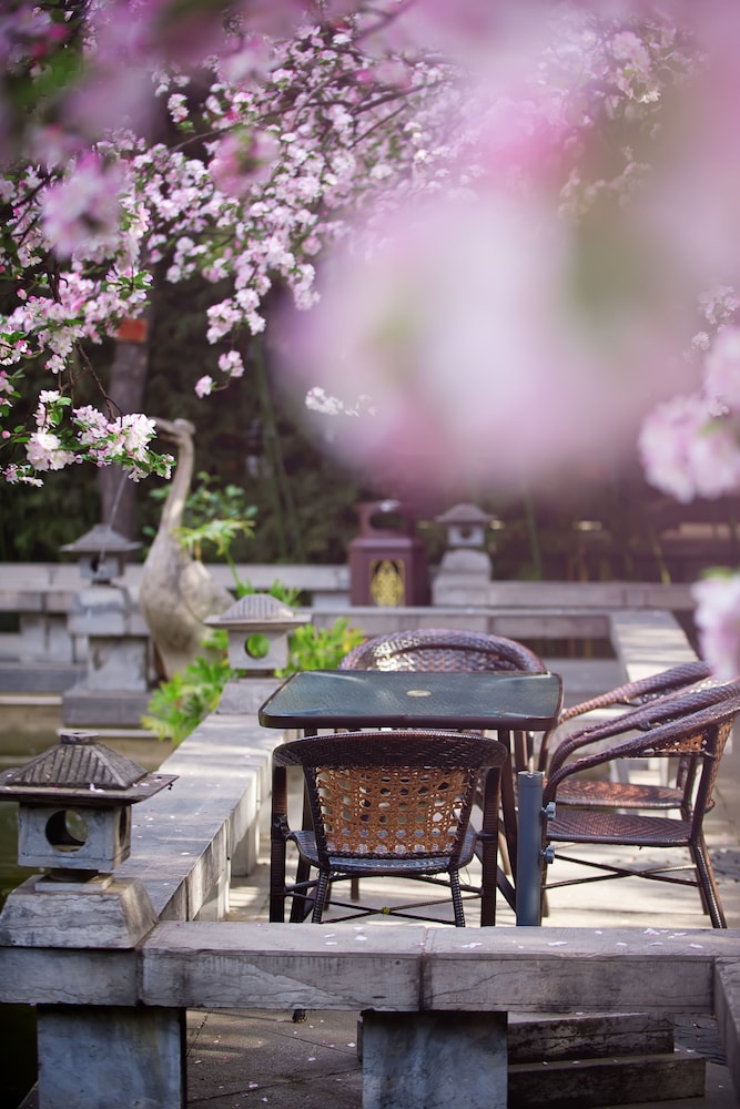 Tang Dynasty Art Garden Hotel 47/49
