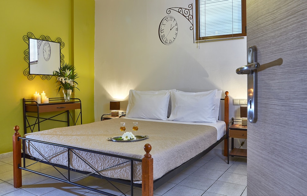 Keramos Villa And Apartments 12/45