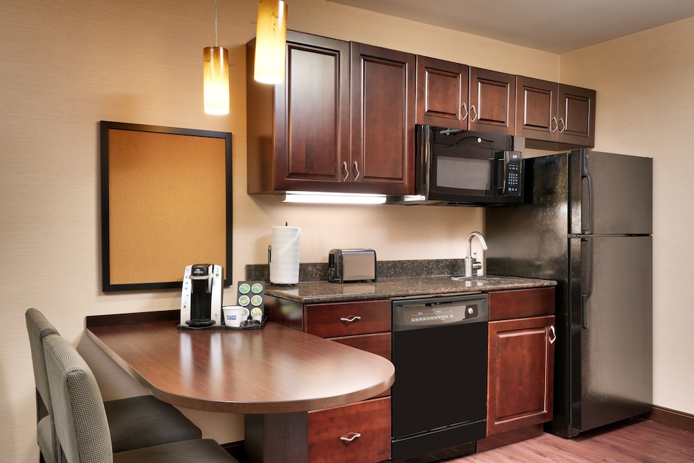 Holiday Inn Express Hotel And Suites Butte 37/46