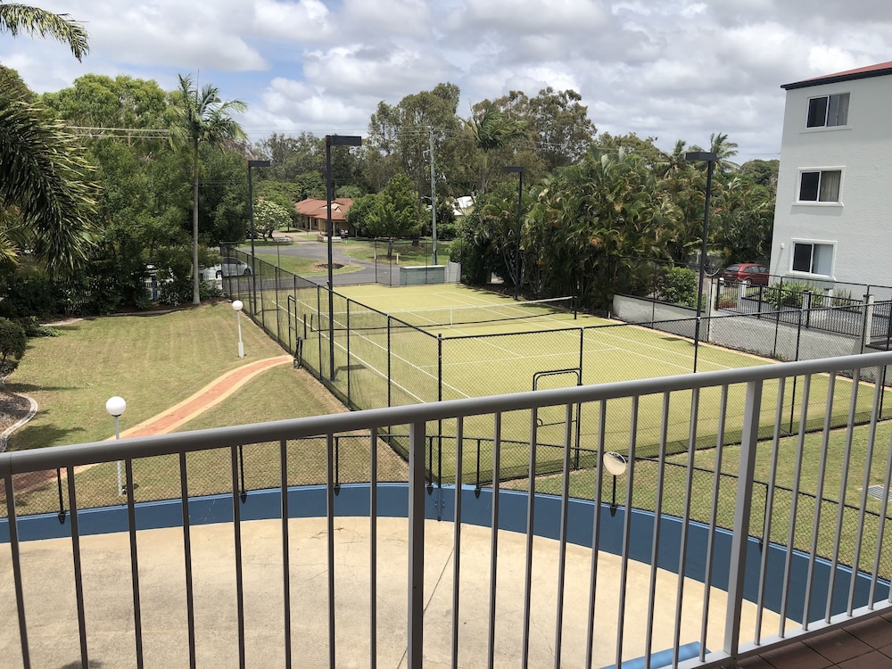 WHITE CREST LUXURY APARTMENTS 12/50