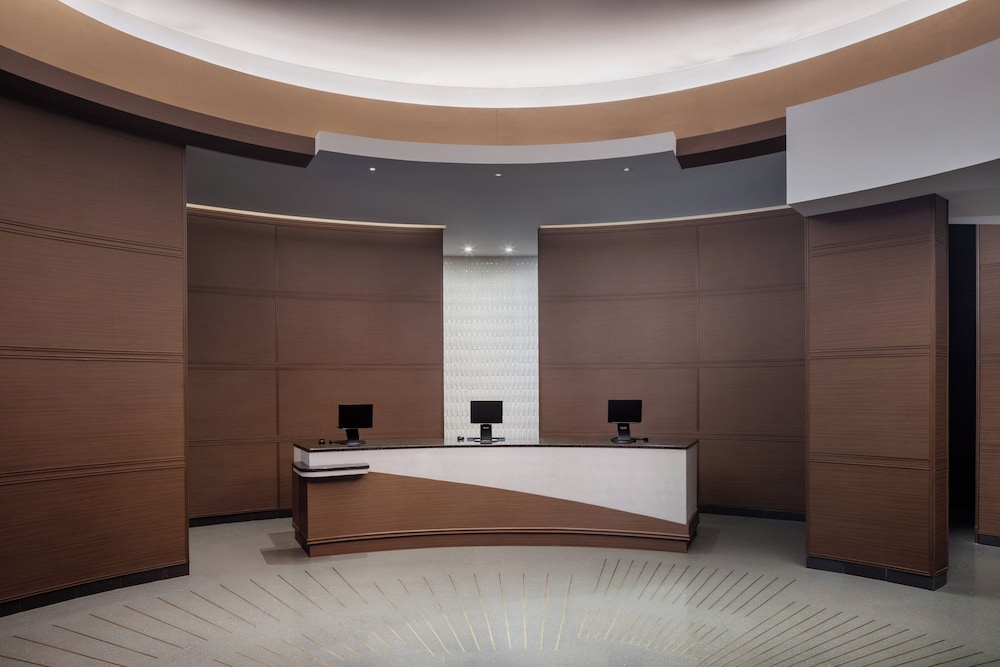Grand Hyatt DFW 8/64