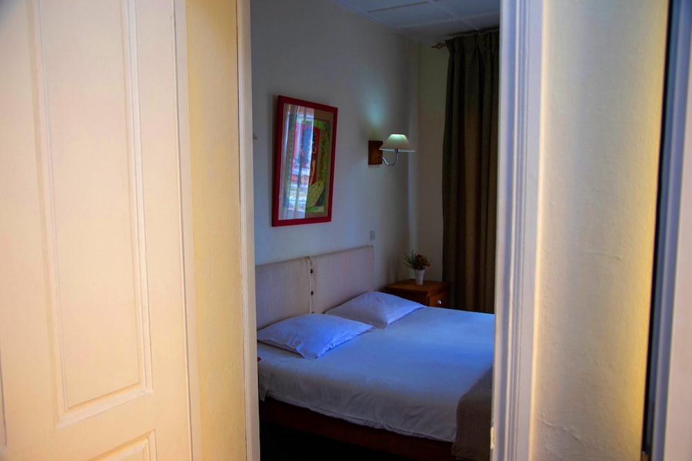 Hôtel La Villette 16/50