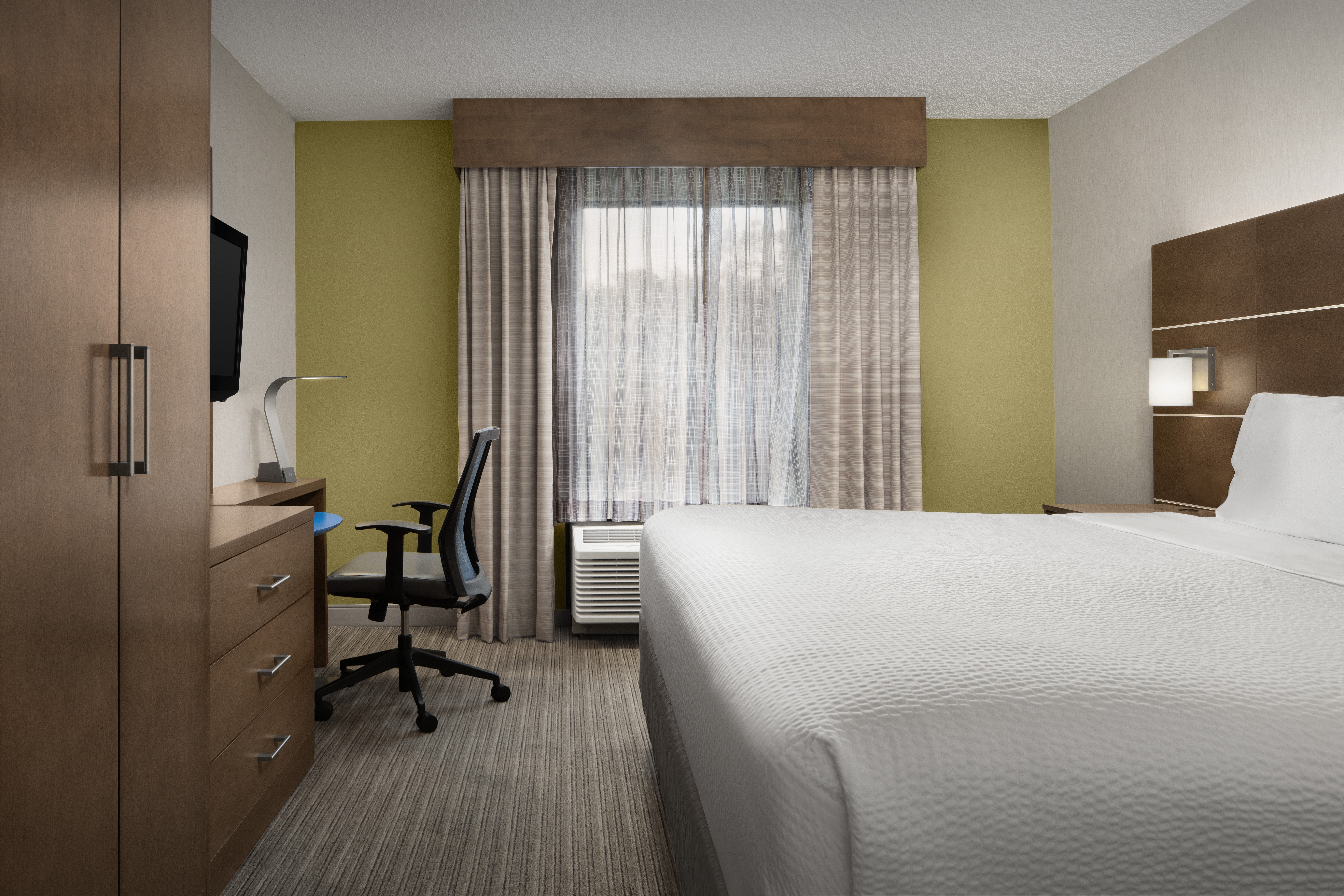 Leisure, King Bed