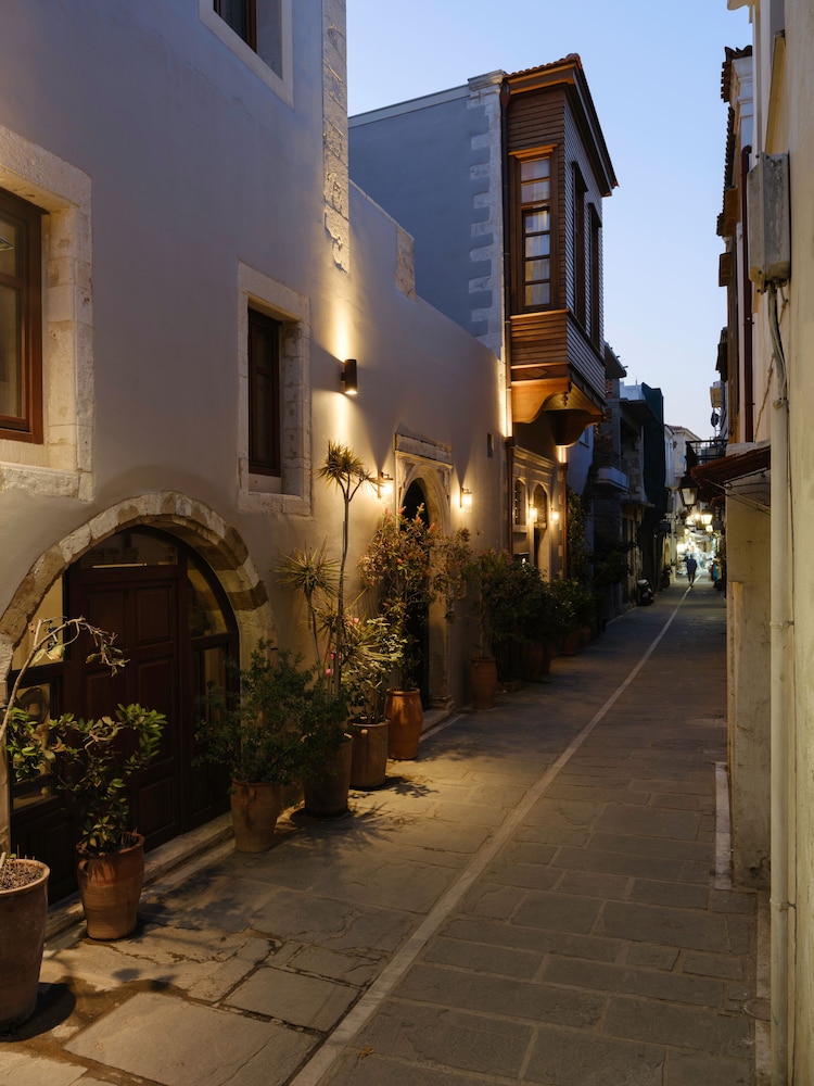 Casa Dei Delfini 42/50