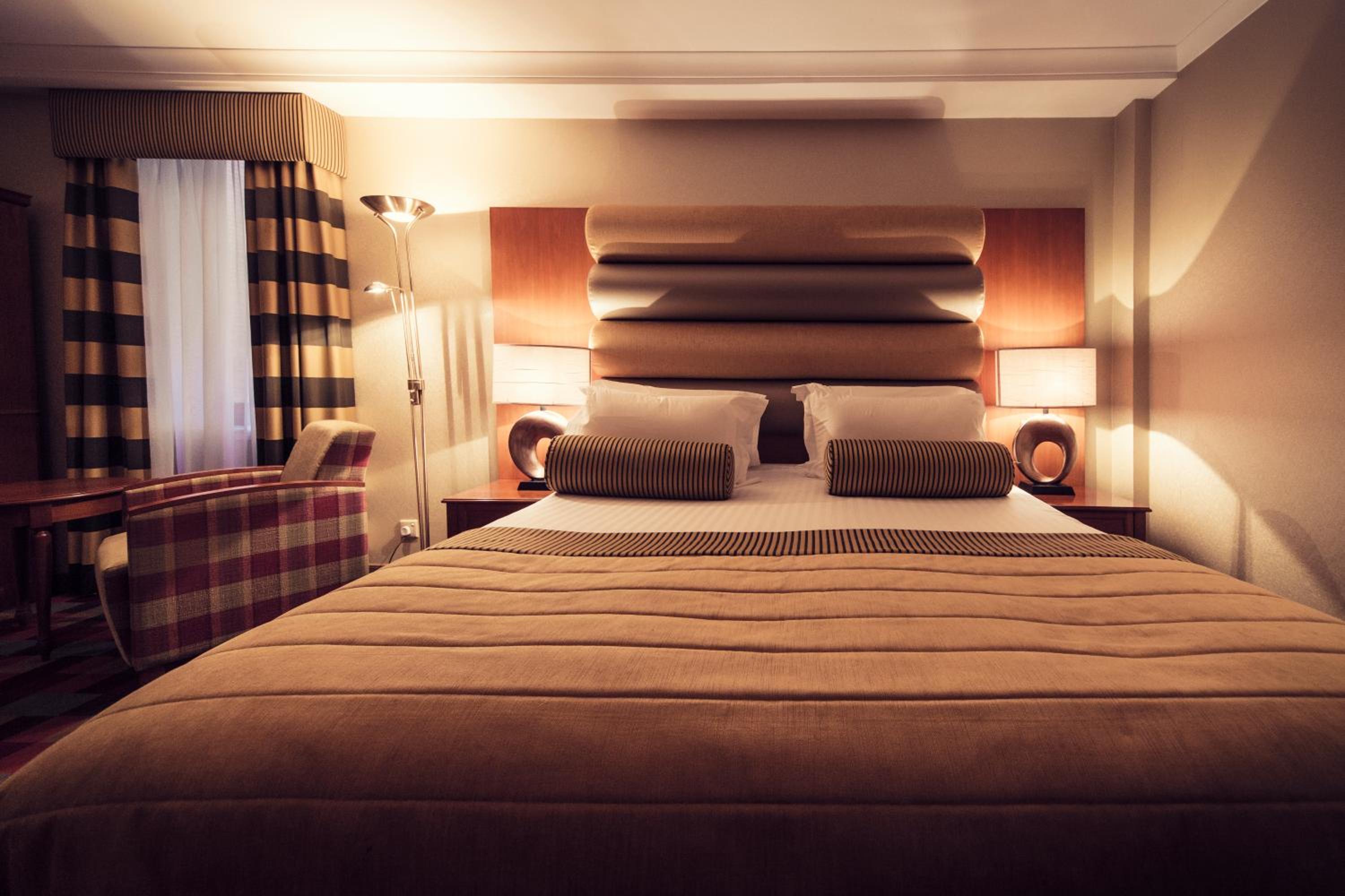 غرفة كلاسيكية بسرير مزدوج، Carlton George Hotel 2/2