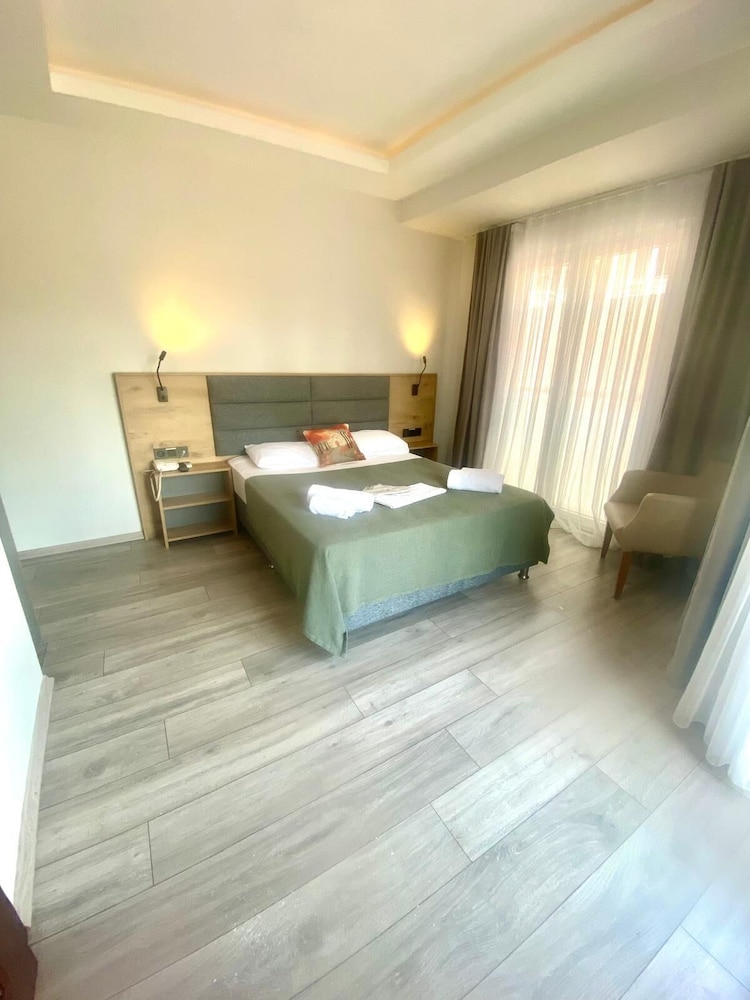 Marine House Boutique Hotel 13/51
