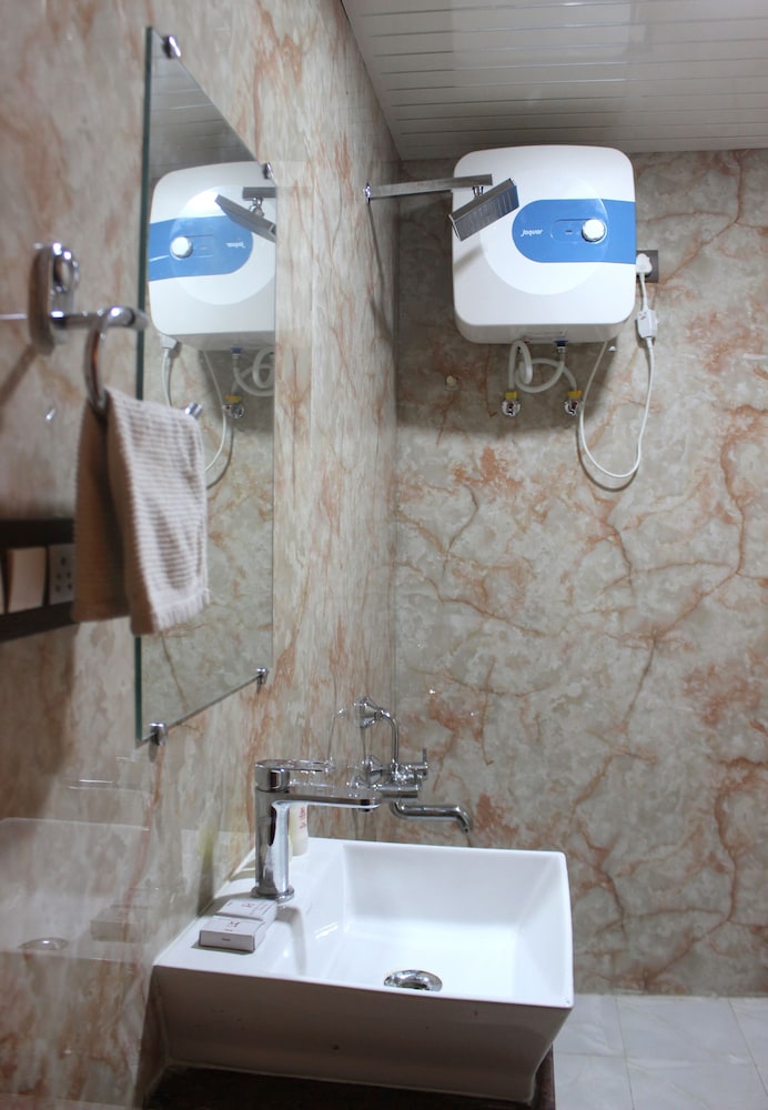 Hotel Toppers Corner Mount Abu 64/67