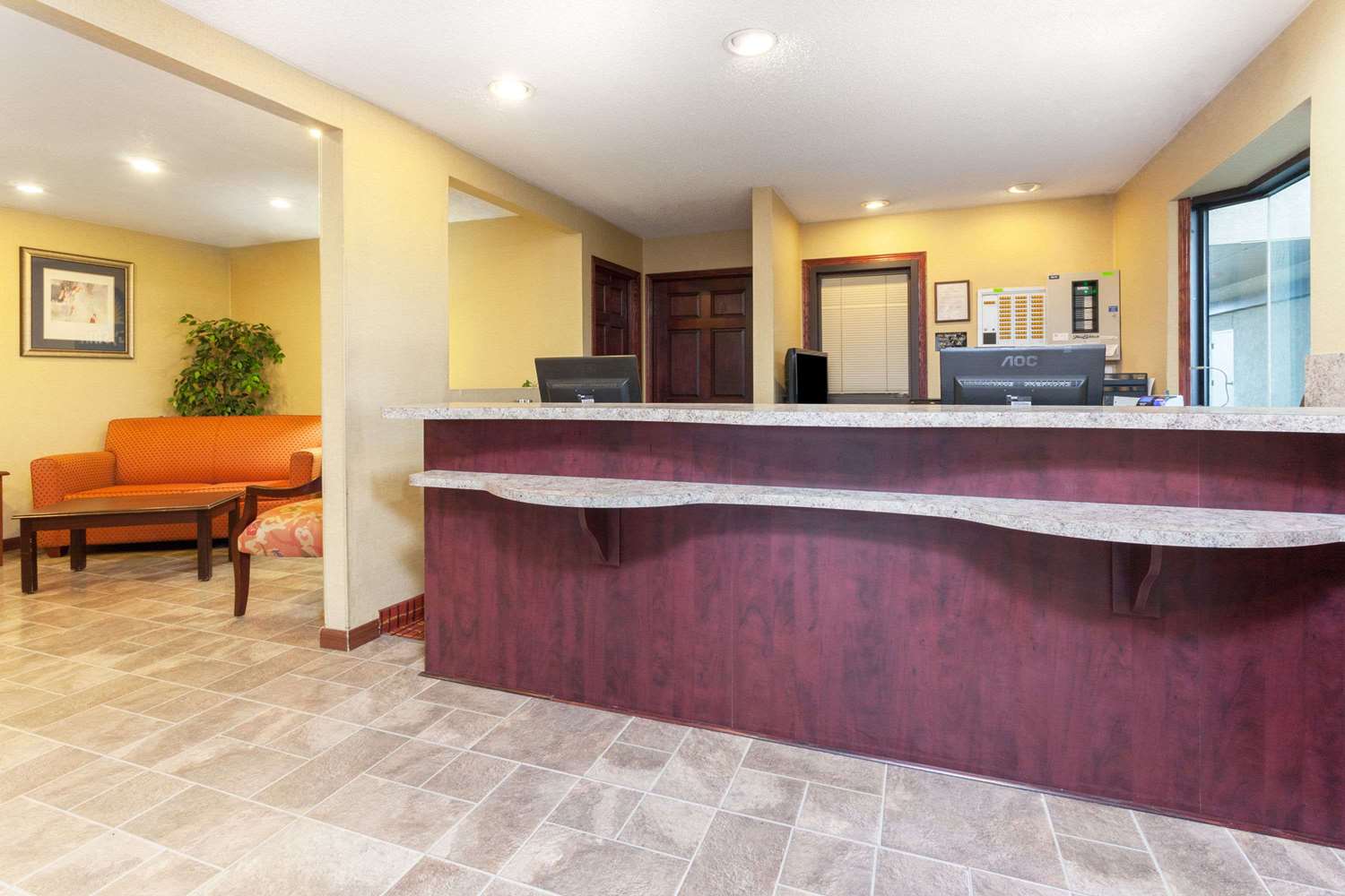 Days Inn By Wyndham Maumee/Toledo 2/7