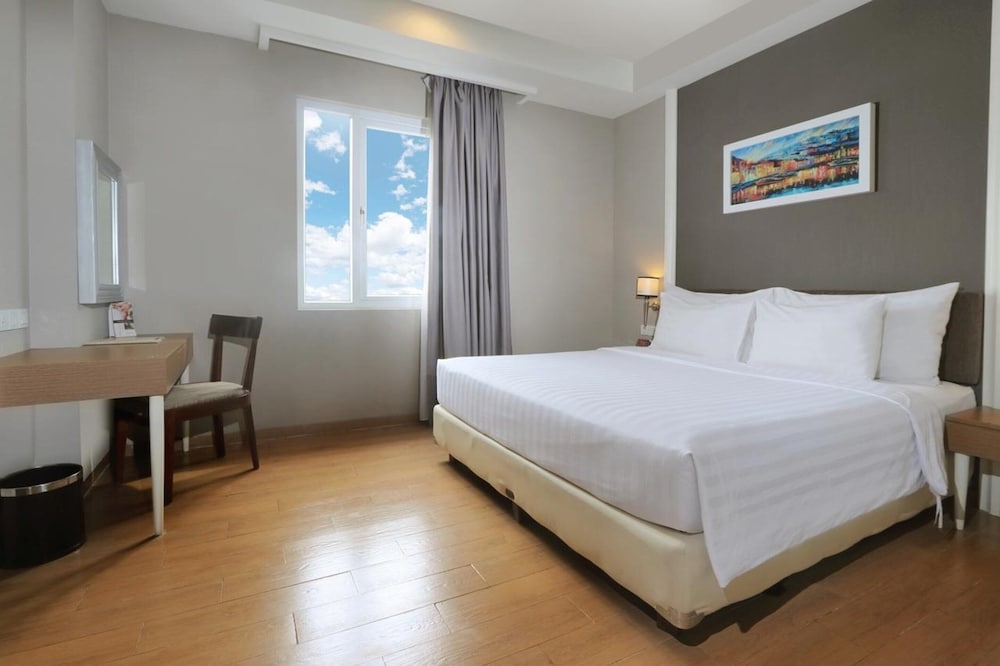 SUPERIOR, KING BED
