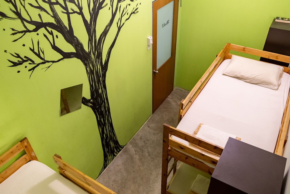 FEMALE DORM, 4 BEDS