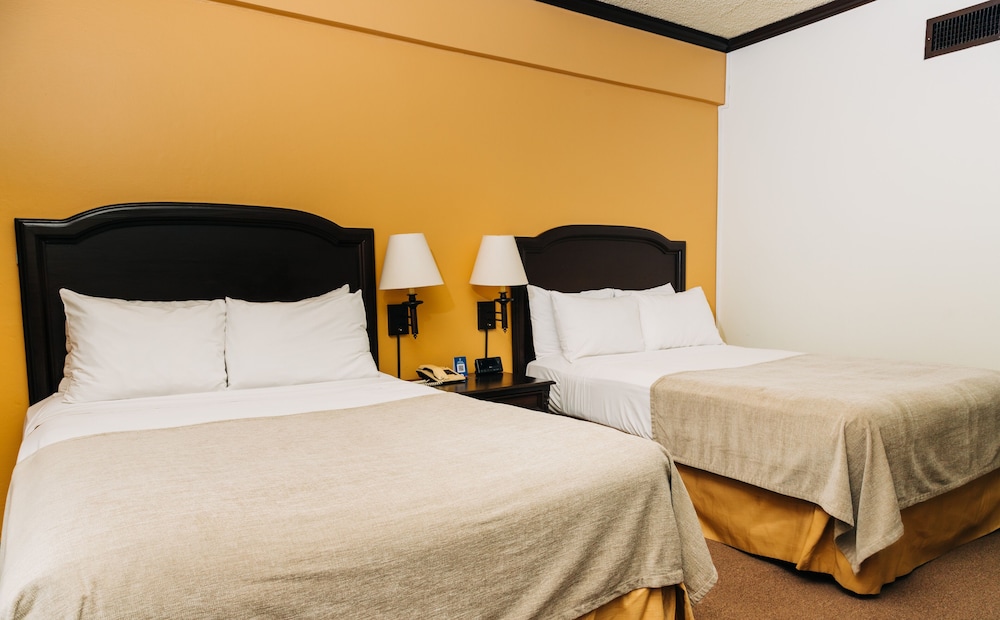 Hotel Plaza Suites 12/50