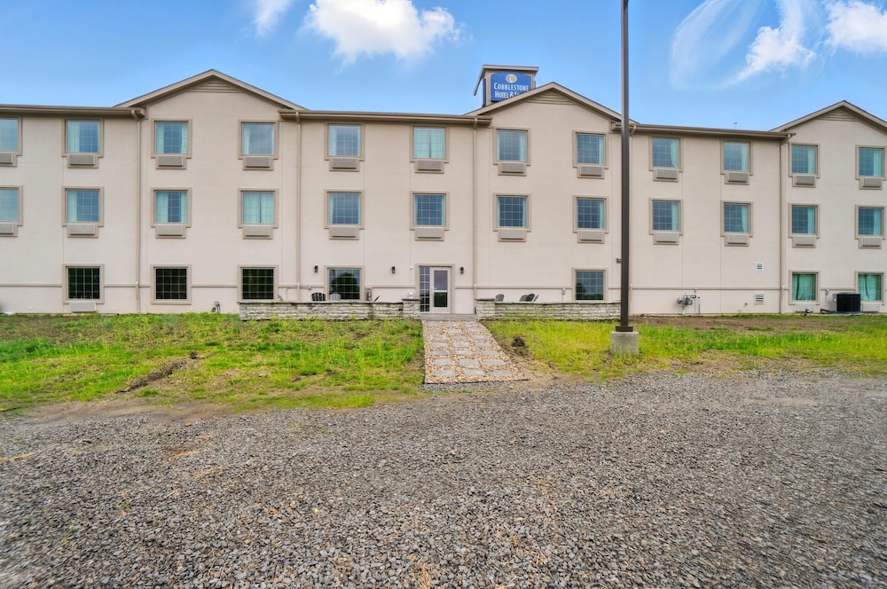 Cobblestone Hotel & Suites - Russells Point at Indian Lake 40/50