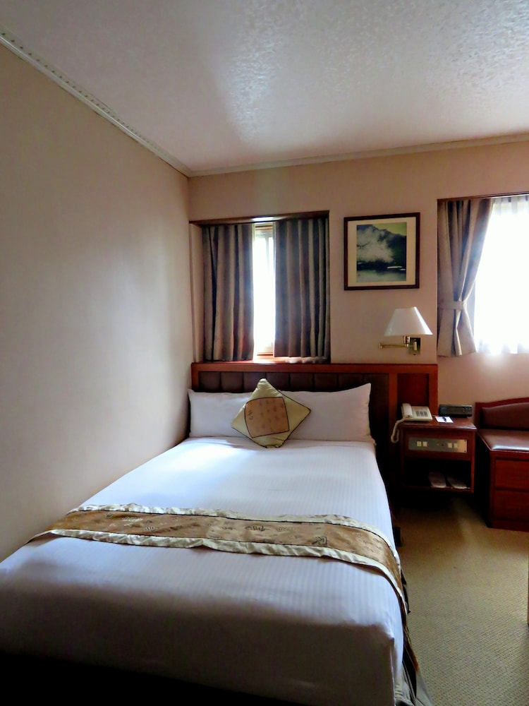 First Hotel 33/53