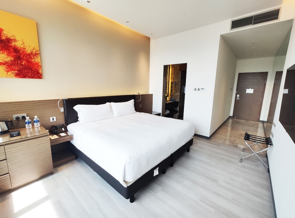 One Farrer Hotel 7/69