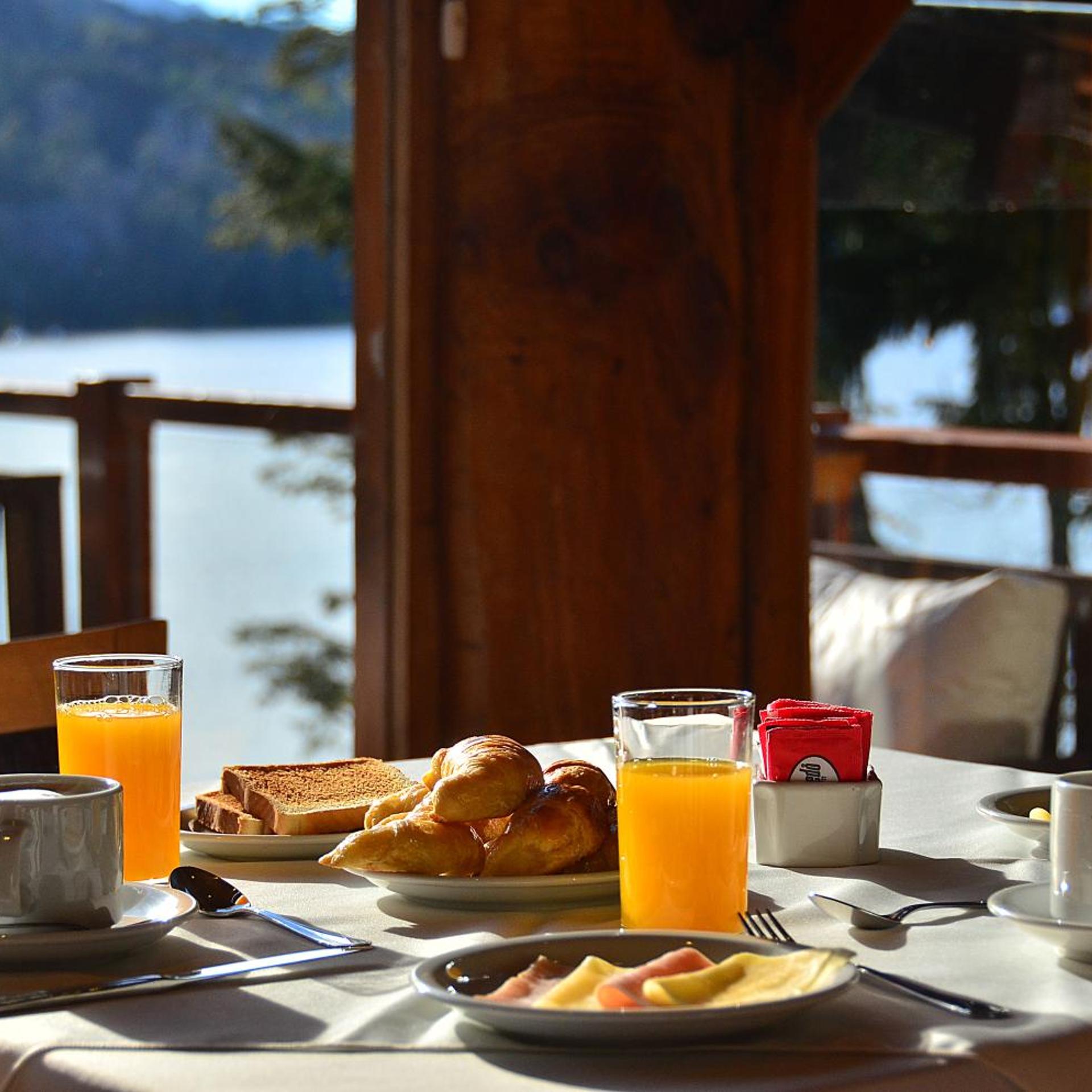 Dos Bahias Lake Resort 25/48