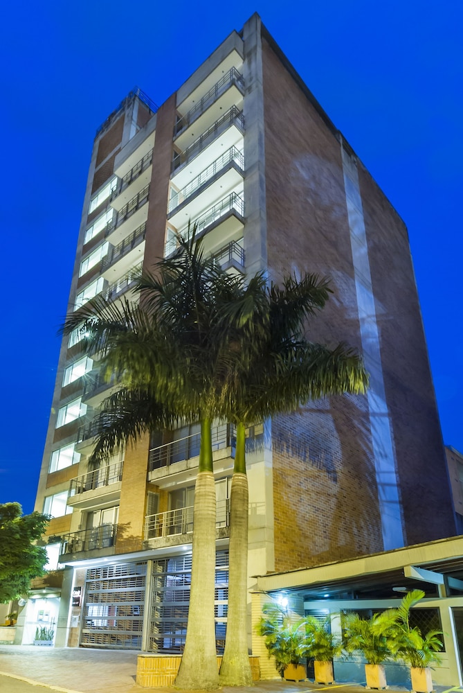 Travelers Apartamentos and Suites Orange Medellin 写真1