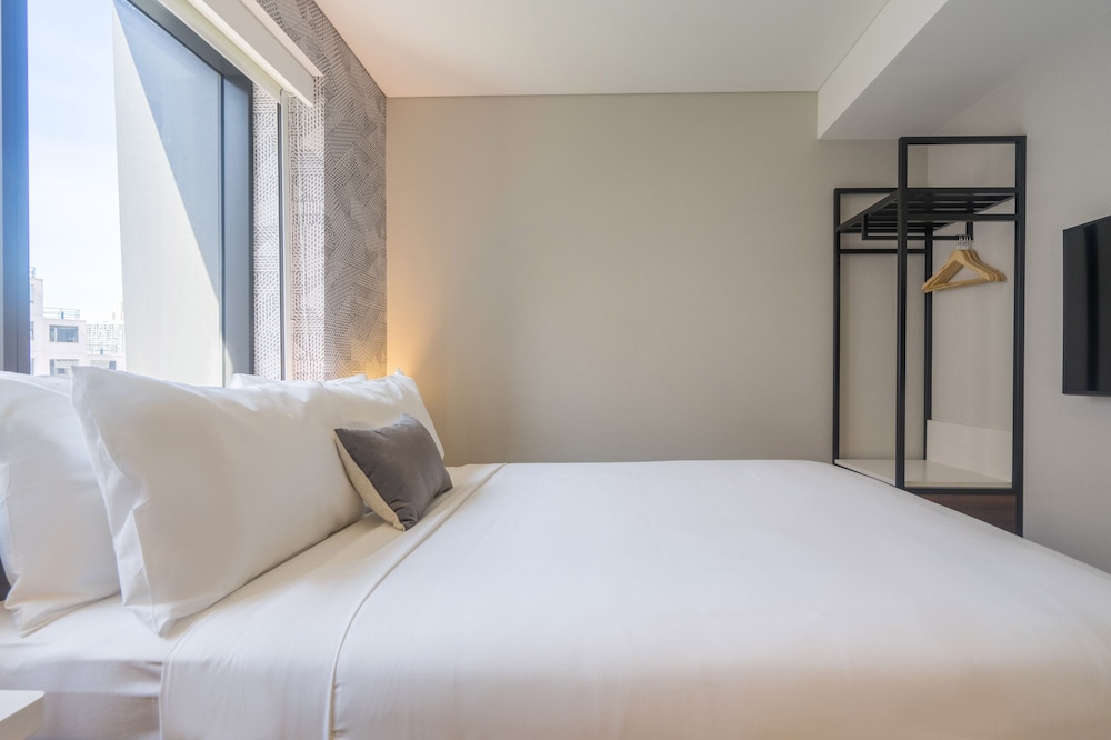 Hotel Kith Darling Harbour 7/34