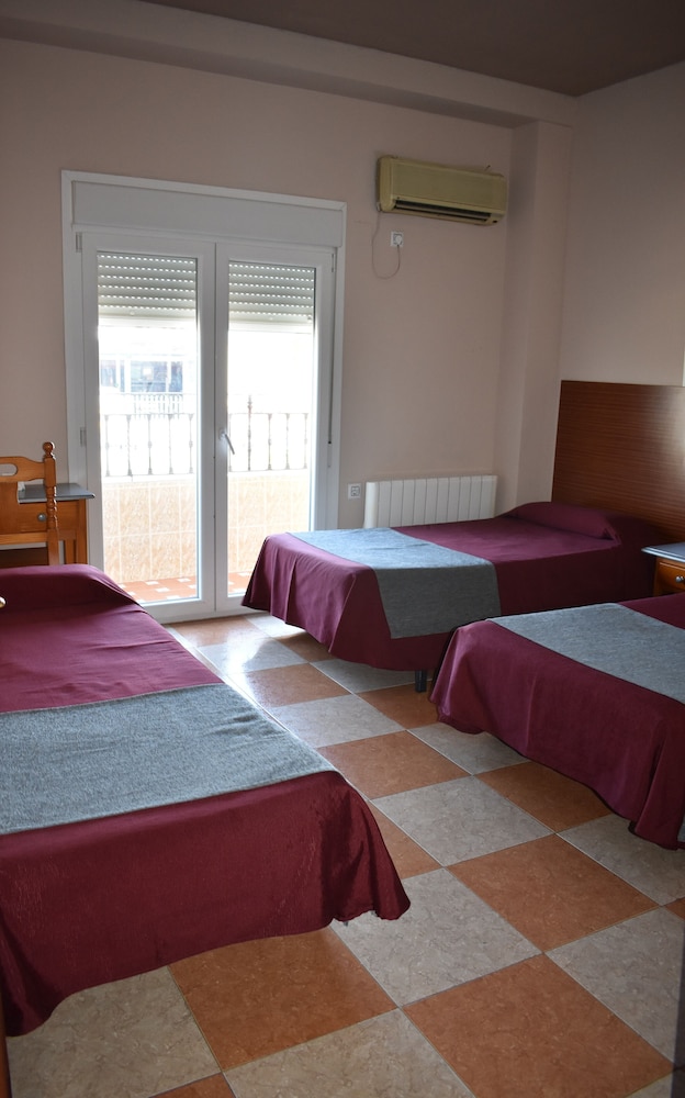 ROOM, TRIPLE