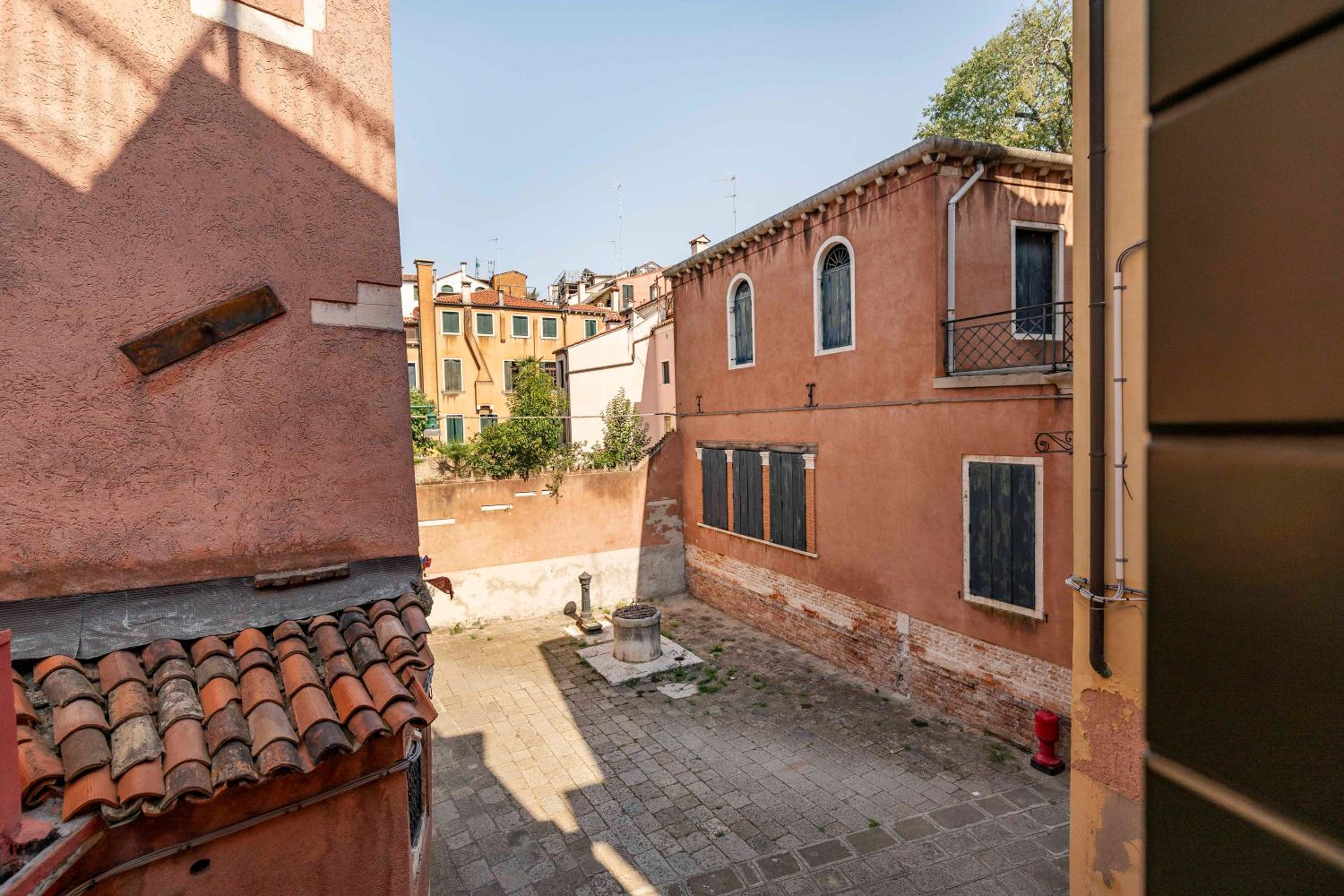 Contemporary Apartment In Venice Ff 25/35