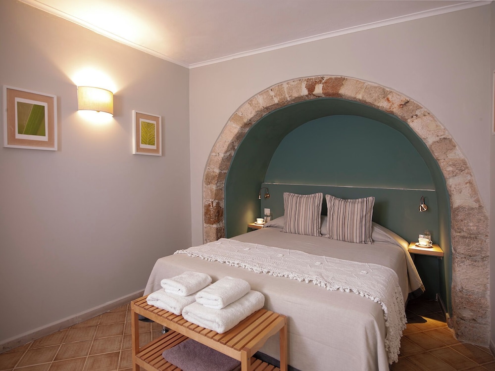 Mythos Suites Hotel 26/68
