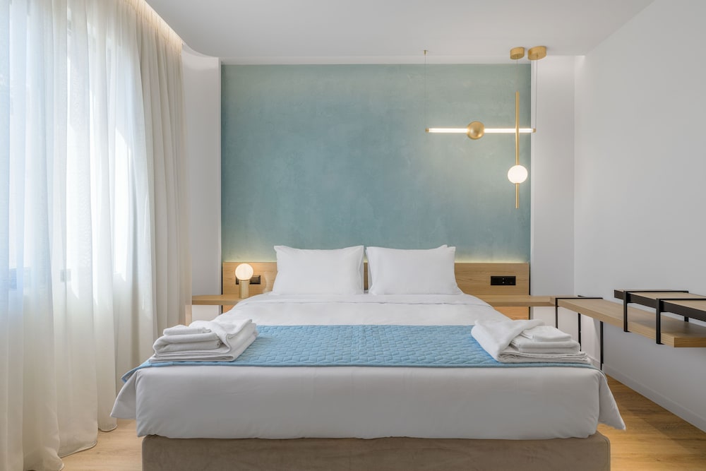 ATHENA, SUITE