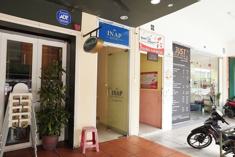 Hotel Inap Sri Gombak 2/50