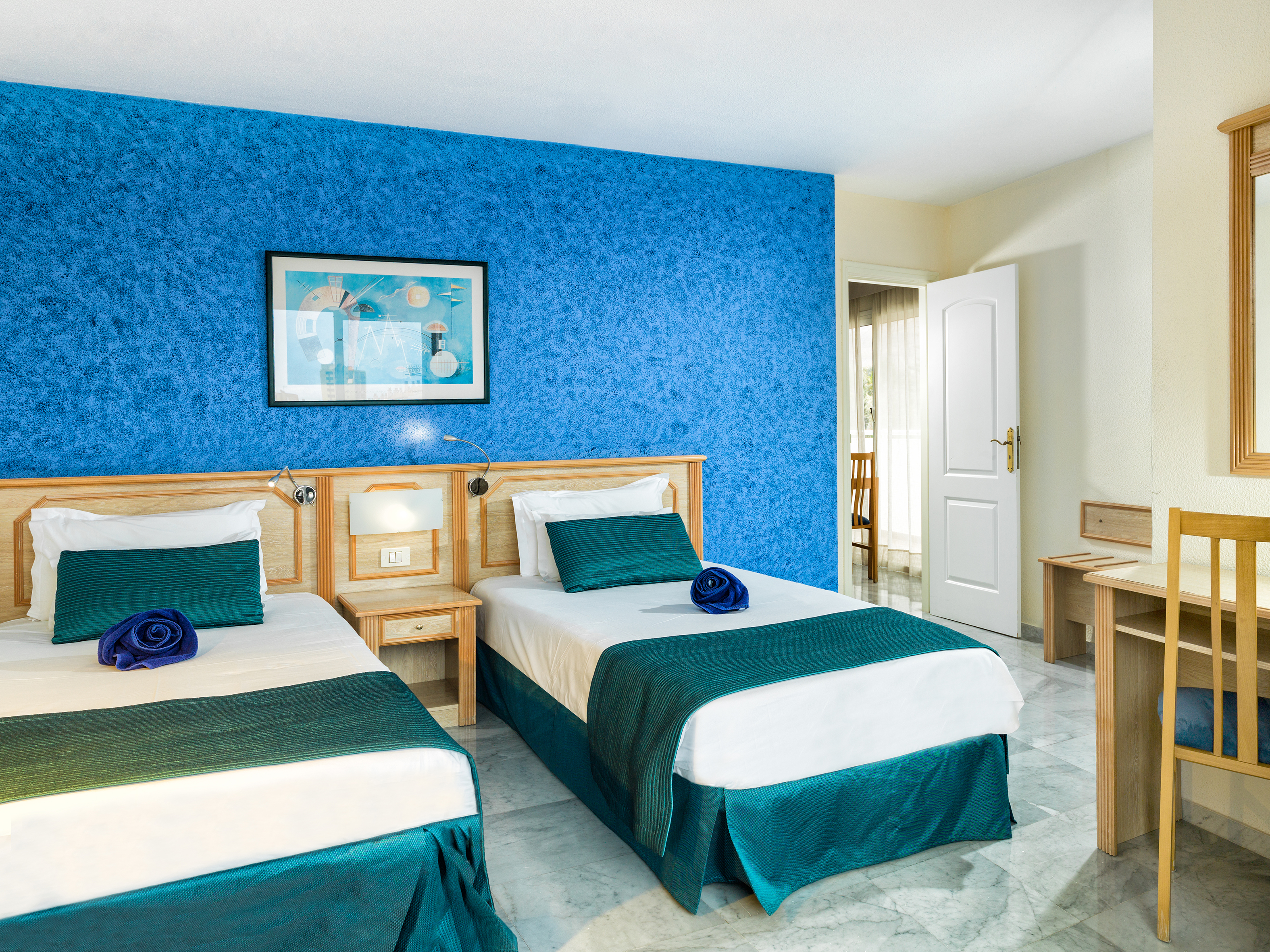 2 Bedrooms, Apartment