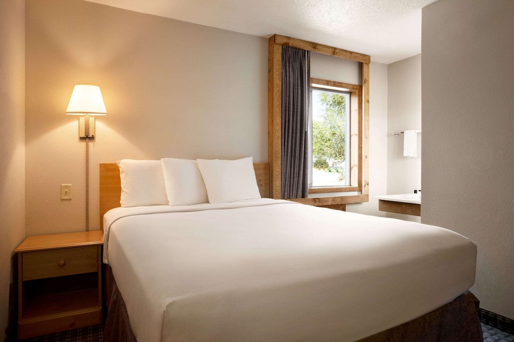 Travelodge By Wyndham Edgemont SD 5/16