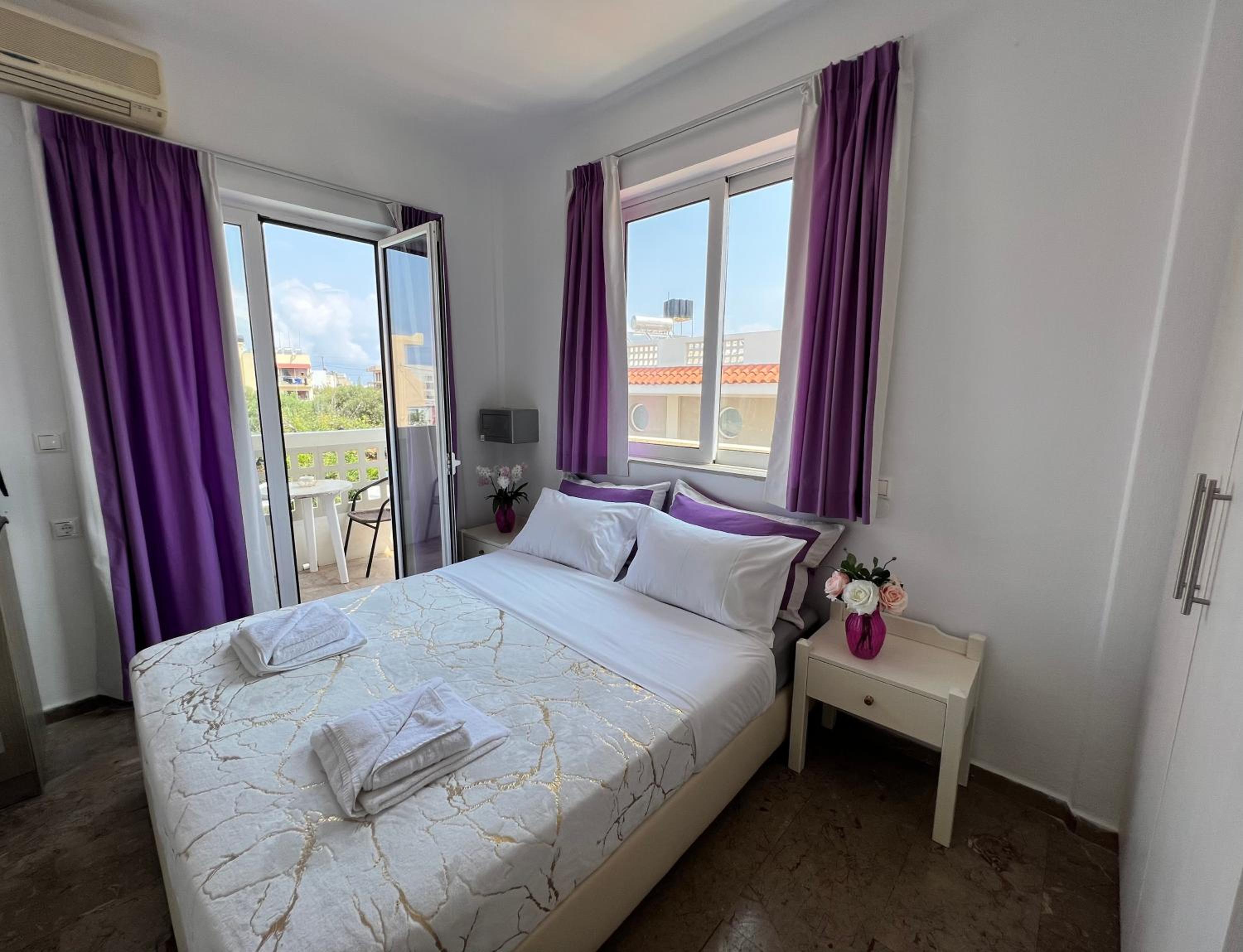 Maria Hotel 9/56