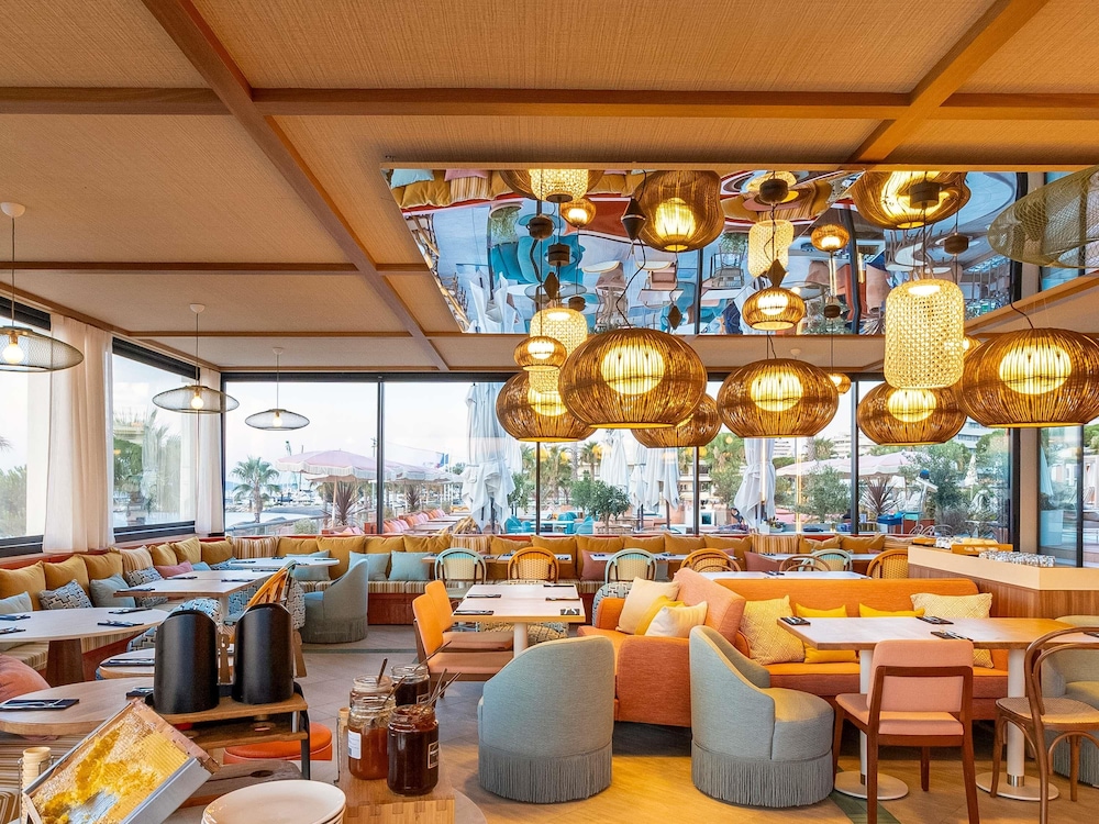 Mercure Villeneuve-Loubet Plage hotel 34/48