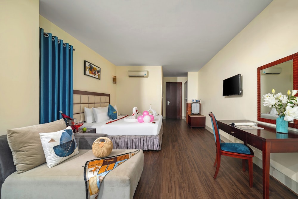 Sea Front Hotel 30/70