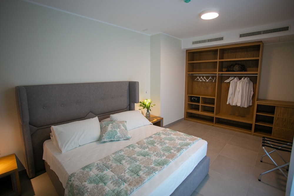 Mosella Suite 7/64