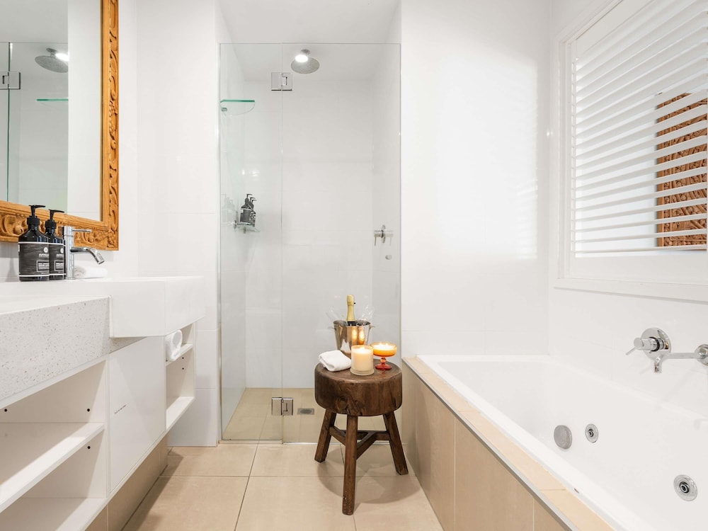 1 Bedroom, Deluxe, Apartment, King Bed, The Sebel Byron Bay 3/4
