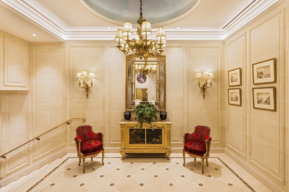 Lobby at Hotel San Regis, PARIS