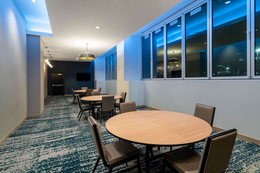 La Quinta Inn Suites By Wyndham Nashville Downtown Stadium 40/52