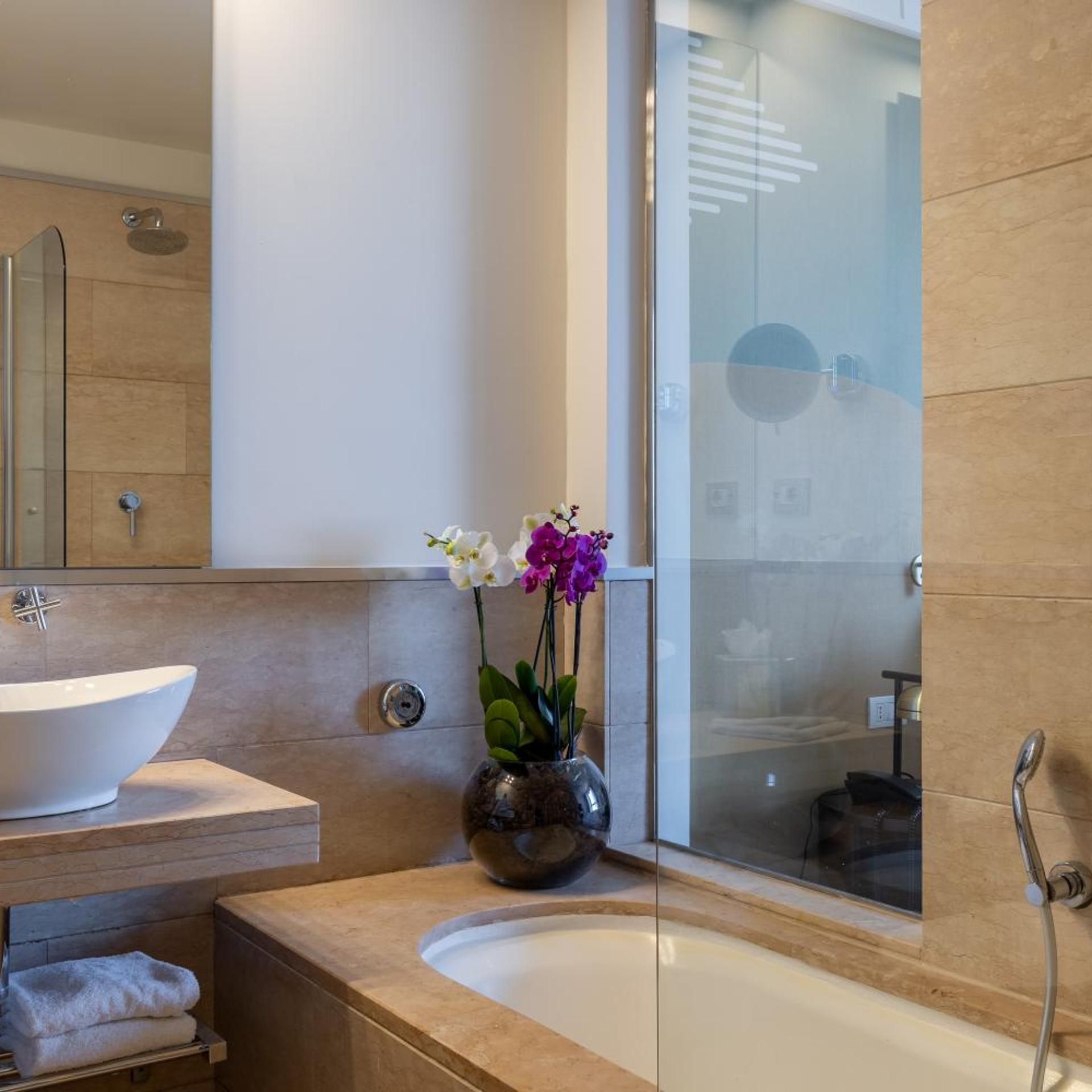 Room, Single Bed, DoubleTree by Hilton Florence Metropole 5/7