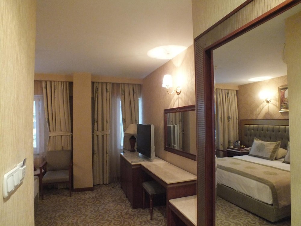Grand Asiyan Hotel 14/46