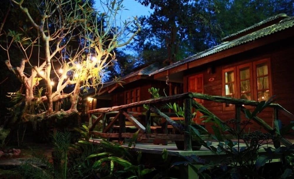 Jungle Bay Resort 7/42