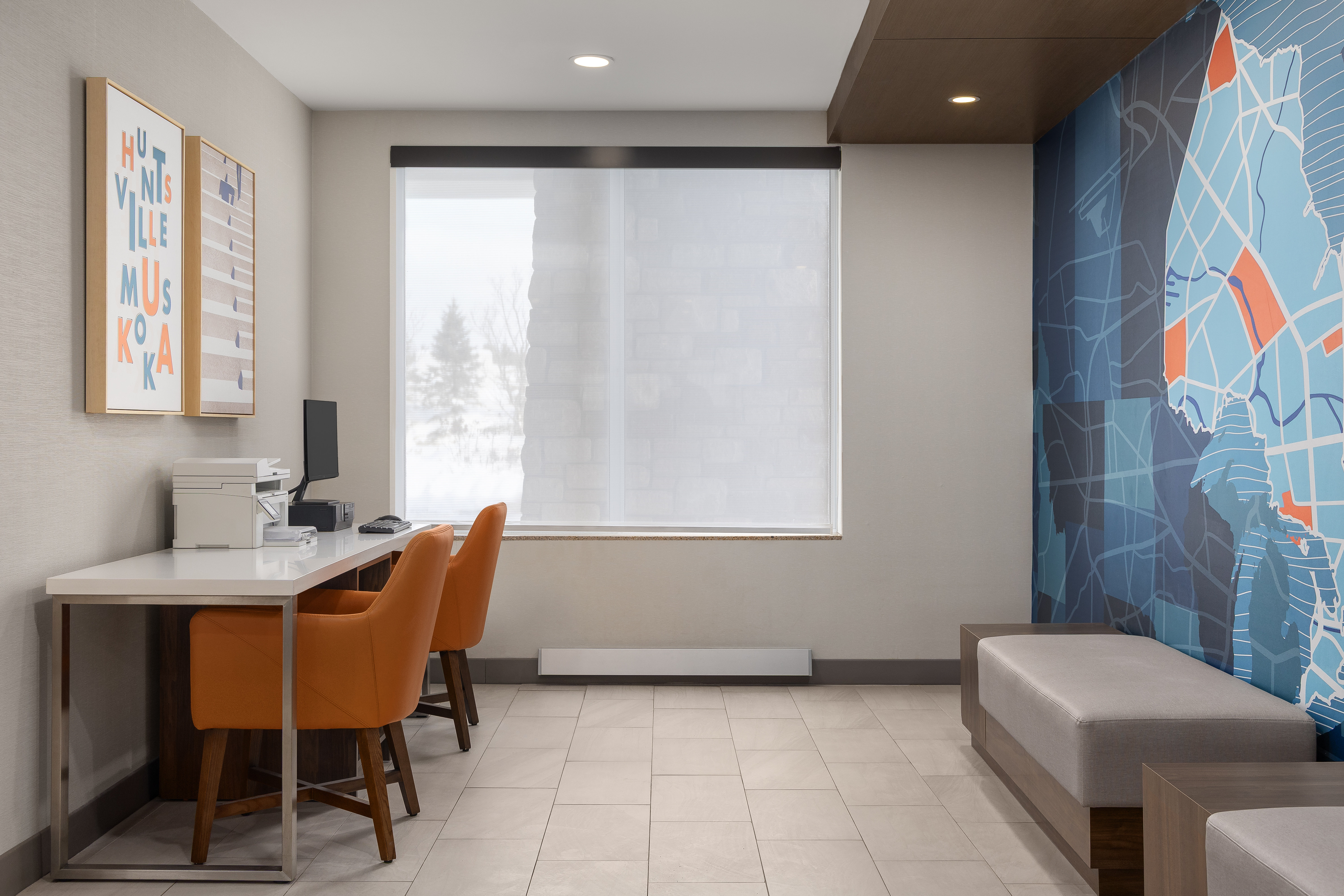 Holiday Inn Express Suites 61/66