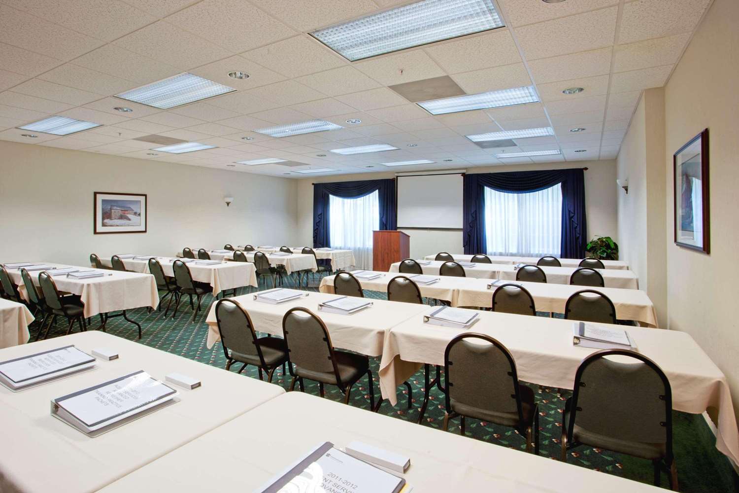 Parkview Inn & Suites, Lancaster Amish Country, PA 24/26