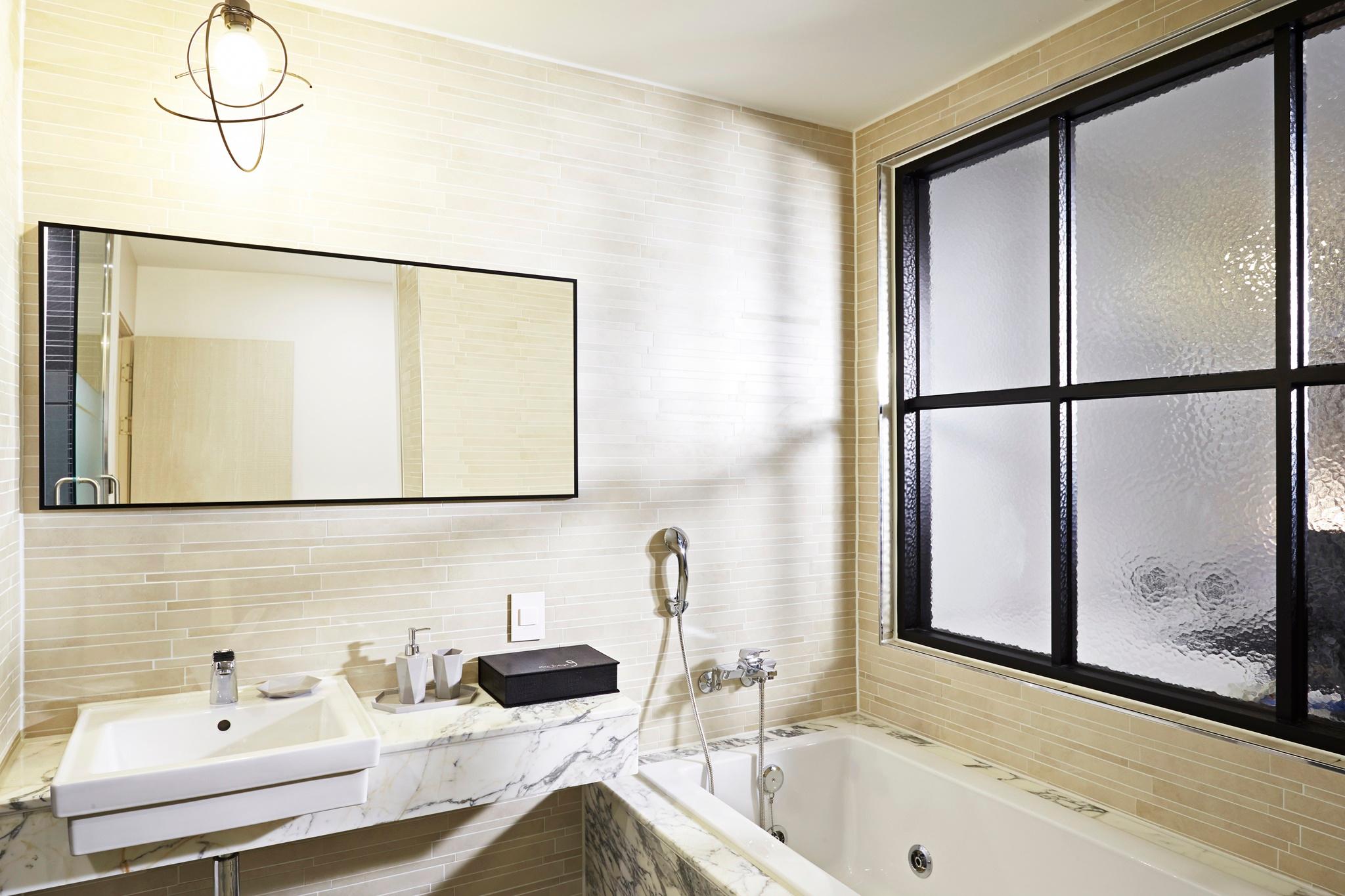Custom, Suite, Twin Beds