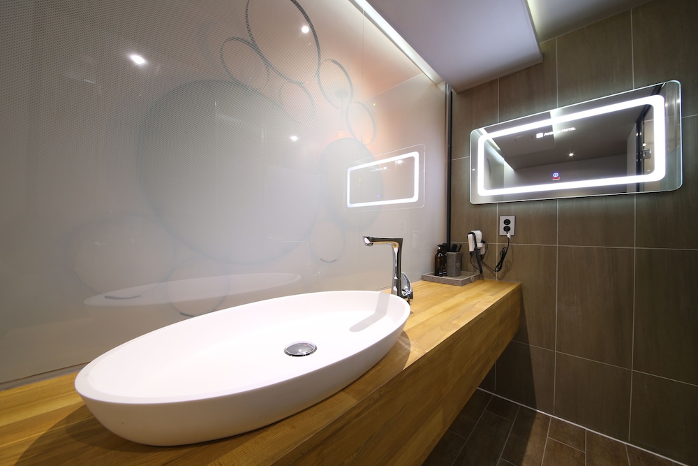 Avenue Hotel 38/41
